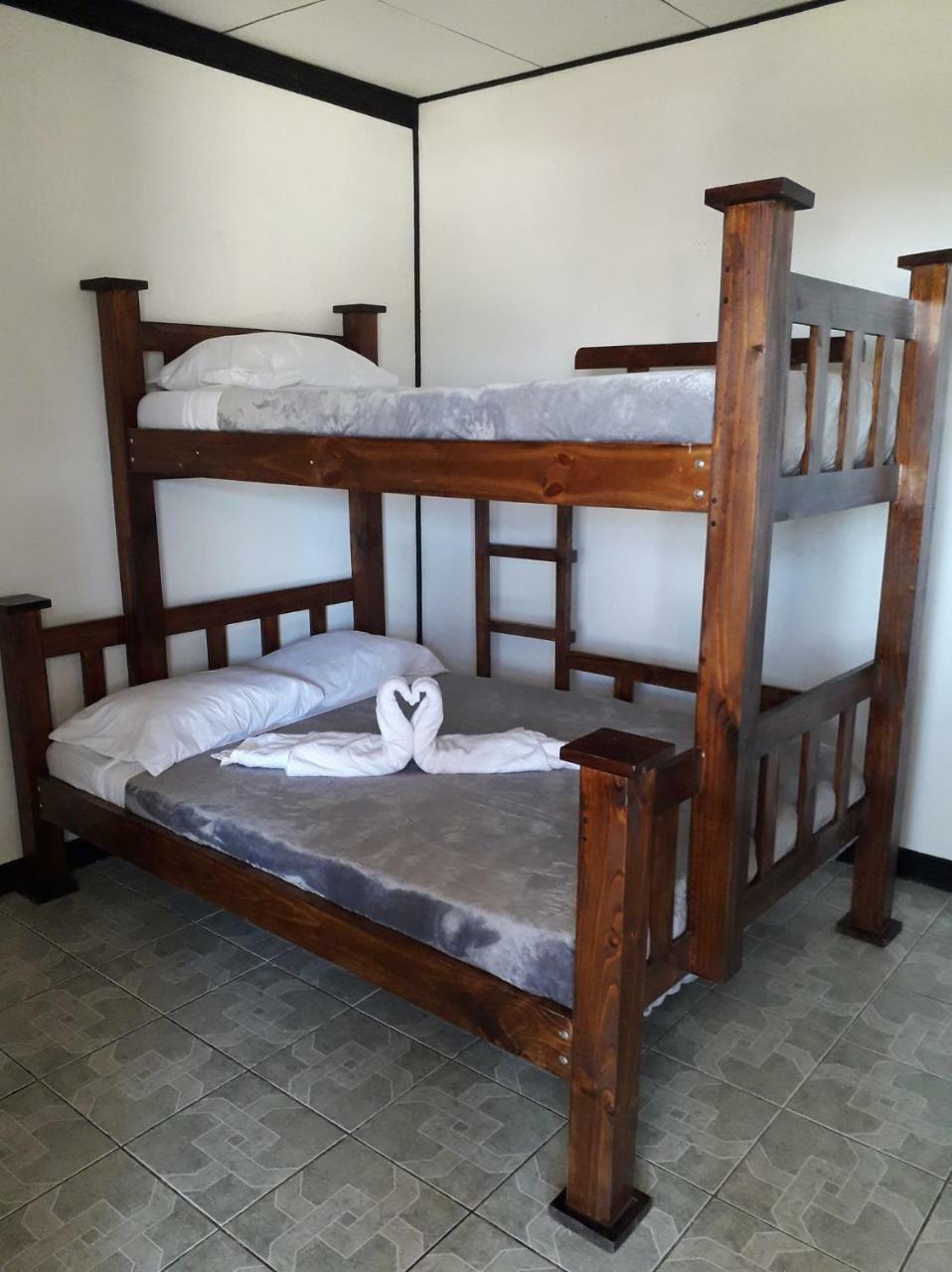 Hostel California Monteverde Buitenkant foto