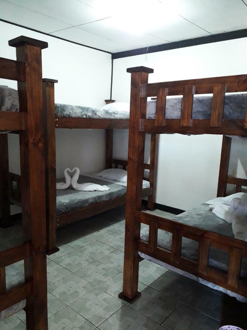 Hostel California Monteverde Buitenkant foto