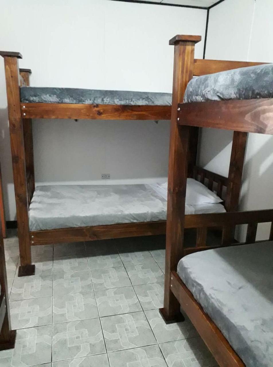 Hostel California Monteverde Buitenkant foto